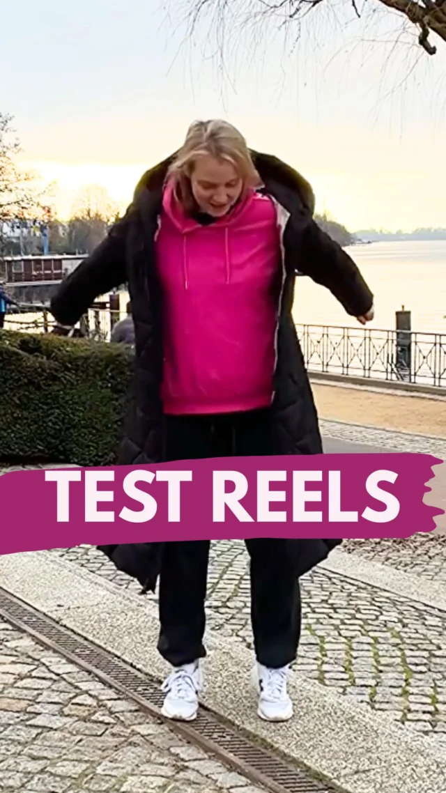 Test-Reels sind das beste Tool, um schnell Follower und Reichweite aufzubauen.
Gehörst du zu denen, die das mal ausprobiert haben, hat nicht gut funktioniert und dann hast du es aufgegeben? 
Glaub mir, das war ein Fehler. 
Test-Reels werden ganz gezielt an Menschen ausgespielt, die dir noch nicht folgen.
Das ist doch genau das, was sich alle wünschen. 
Und ehrlicheres Feedback gibt’s nicht. Genau hier siehst du, ob dein Content funktioniert. 
Wenn du es wirklich ernst meinst auf Instagram, dann nutzt du ab jetzt diese Funktion. 
Teste und analysiere und poste das Testreel verbessert nochmal. Verändere den Einstieg oder die Hook. Das wirklich gute, du kannst diese eine Reel immer wieder verbessern und neu „testen“. 
Oder nimm deine besten Reels und poste sie neu. Testreels, die schon mal gut gelaufen sind, werden beim nächsten Mal auch wieder gut performen. 
Auch ich hatte mal wirklich schlechte Test-Reel-Views, bis ich mich selbst challengte. Seitdem läuft‘s wie am Schnürchen 🤩
Meine exakte TestReel-Strategie zeige ich in der nächsten REELly Challenge. Für den Link zur Early Bird List kommentiere einfach mit BOOM.
_____________________________
Für mehr Tipps rund um die gewerbliche Nutzung von Instagram, Reels, Storys, Kurzvideos, Instagramwachstum, lizenzfreie Musik bist du hier goldrichtig.