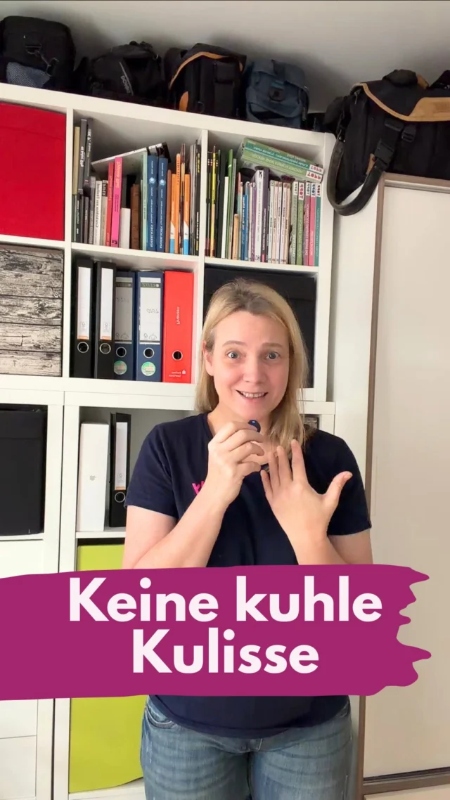 Meine Wohnung ist zu hässlich, zu altbacken, zu chaotisch, nicht fancy genug für Insta. 
Ich kann so keine Reels drehen! 
Ich bin von 0 auf 38k gewachsen mit einer freigeräumten Wand, n bisschen Püschelkram und ner Lampe. 
Kein ästhetisches Schau-mal-wie-toll-es-bei-mir-aussieht-Möbel. Guter Content braucht kein durchdesigntes Setting. 
Wenn du dich wohler fühlst, kannst du deinen Hintergrund schnell ändern. Anleitung im Video. Prompt im Channel. 
Hübscher werden, aufstocken, kann man immer noch. 
Ne coole Kulisse allein nützt dir nichts. 
Richtiger Content dagegen ohne kuhle Kulisse läuft 😁
Der Prompt ist hier in meinem Channel (bitte auf REELly Insta News unter meiner Bio klicken)
_____________________________
Für mehr Tipps rund um die gewerbliche Nutzung von Instagram, Reels, Storys, Kurzvideos, Instagramwachstum, lizenzfreie Musik bist du hier goldrichtig.
