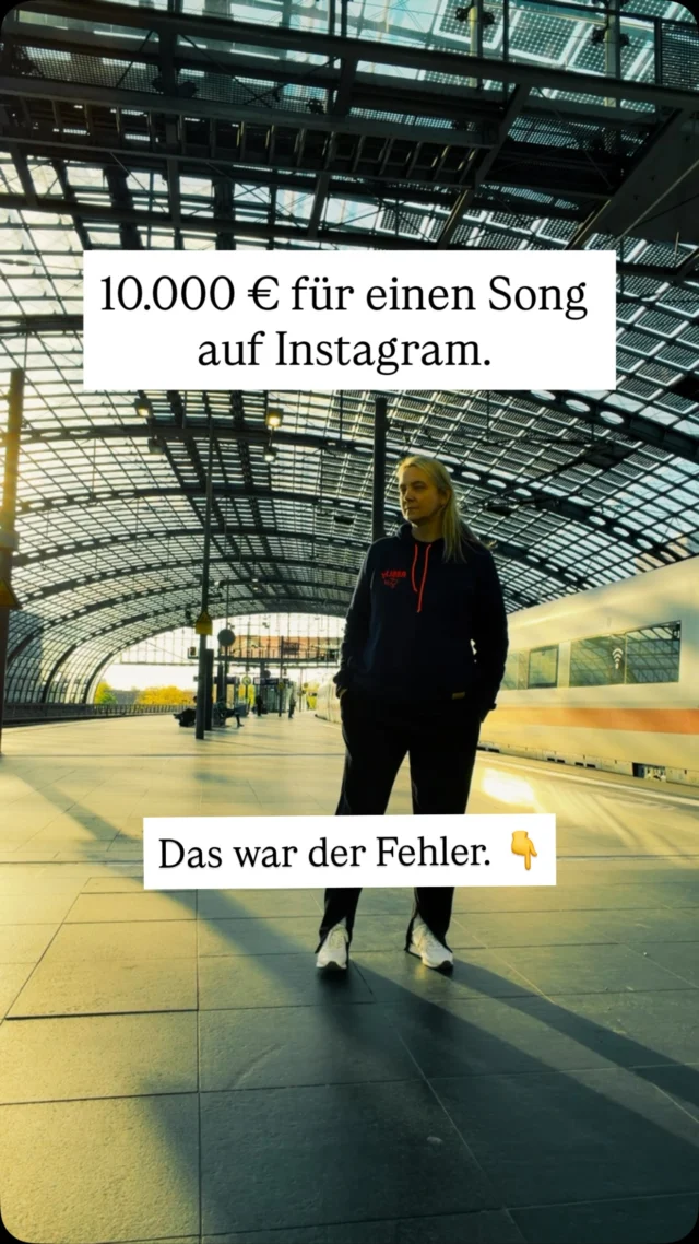 Bitte pass auf!
Wenn du einen gewerblichen Instagram Account hast oder dir gerade Follower und Reichweite aufbaust, um später mal Geld zu verdienen, nutze nicht  die normale Musikbibliothek. 
Nur ein Song reicht und eine Abmahnung kann auch dich treffen. 
Nutze die Meta Soundcollection. Nur diese Songs sind für die kommerzielle Nutzung lizenziert.
________________
Hi, ich bin Manja.
Für Tipps rund um die gewerbliche Nutzung von Instagram, Reels, Storys, Kurzvideos, Reichweitenaufbau und Musikrechte bist du hier genau richtig.