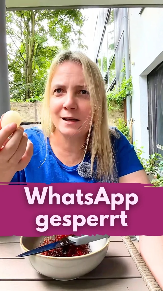 🚨 Momentan tauchen wieder vermehrt Meldungen über gesperrte WhatsApp Konten im Network Marketing. 
Ob die Ursache immer dieselbe ist, kann ich nicht beurteilen. Aber Hinweise darauf gibt es in den offiziellen Richtlinien von WhatsApp.
Dort wird Multi Level Marketing als unzulässiges Geschäftsmodell genannt.
Im deutschsprachigen Raum wird meist von Network Marketing gesprochen. In den WhatsApp Business Richtlinien wird dafür der Begriff Multi Level Marketing verwendet.
Das heißt jetzt nicht, dass jeder Account automatisch gesperrt wird, aber es ist ähnlich wie bei dem Musikrichtlinien. Die Regeln interessieren ja viele erst dann, wenn der eigene Account betroffen ist.
Deshalb solltest du dich niemals auf Plattformen verlassen.
Eine E-Mail Liste dagegen gehört dir.
Wenn dir Insta oder WhatsApp morgen nicht mehr zur Verfügung stehen, kannst du deine Kontakte trotzdem erreichen.
In meinem Kurs REELly Independent zeige ich dir, wie du dir Schritt für Schritt deine eigene E Mail Liste aufbaust. Wenn du auf die unverbindliche Early Bird List möchtest, schreib einfach EMAIL in die Kommentare. 
⚠️ Hinweis: Dieses Reel ist keine Rechtsberatung, sondern ein Hinweis auf die offiziellen WhatsApp Business Richtlinien.
________________
Hi, ich bin Manja.
Für Tipps rund um die gewerbliche Nutzung von Instagram, Reels, Storys, Kurzvideos, Reichweitenaufbau und Musikrechte bist du hier genau richtig.