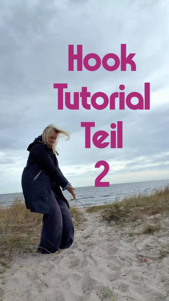Klatsch deinen Text nicht einfach so aufs Video. Lass ihn mitspielen, mach ihn zum Teil des Videos.
Text-Hook kreativ einsetzen, Teil 2. 🌺
Heute wird’s ein kleines wenig bisschen fortgeschrittener, denn wir brauchen dafür wir Maske, Ebenen und Keyframes.
Falls du bei Maske, Ebenen und Keyframes jetzt noch denkst „Hä? Bitte was?“
Mein Edits-Kurs ist in the making. ☺️
Da lernst du auch, wie Masken, Ebenen und Keyframes funktionieren und wie du sie selbst einsetzen kannst, ohne jedes Mal irgendein Tutorial nachbauen zu müssen.
Trag dich in meinen Newsletter ein, dann erfährst du rechtzeitig, wenn der Kurs startet. 
Für den Link zu den REELly News kommentiere einfach mit NEWSLETTER. 
________________
Hi, ich bin Manja.
Für Tipps rund um die gewerbliche Nutzung von Instagram, Reels, Storys, Kurzvideos, Reichweitenaufbau und Musikrechte bist du hier genau richtig.